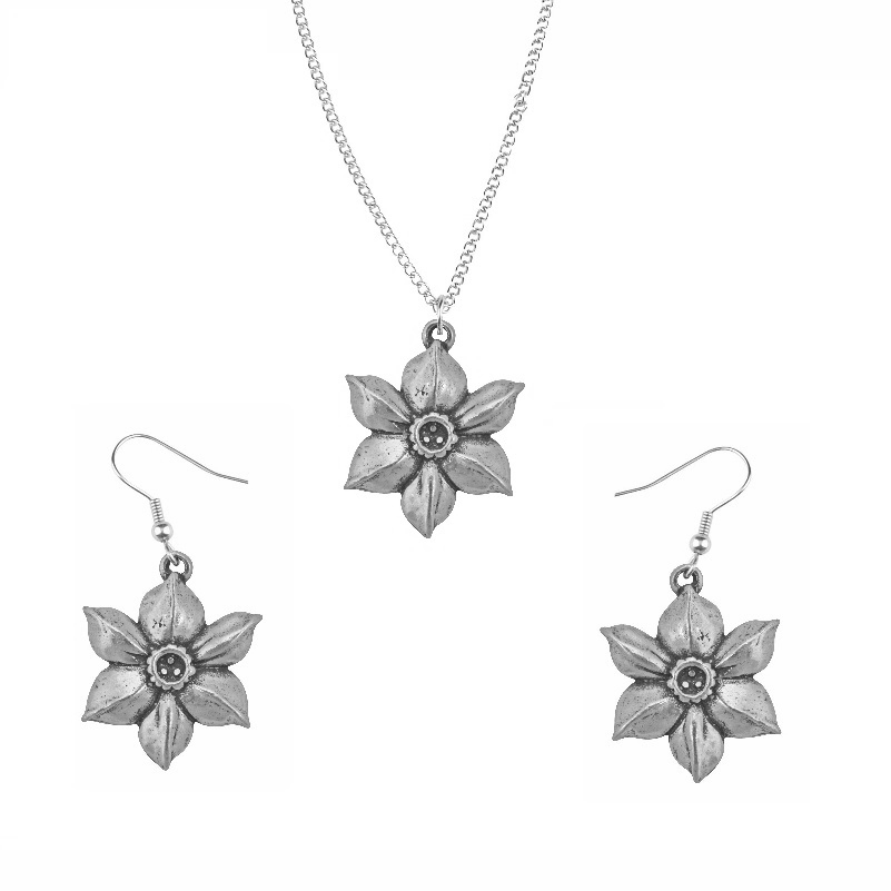 Flower of the Month Pendant & Earring Gift Set - December/ Narcissus